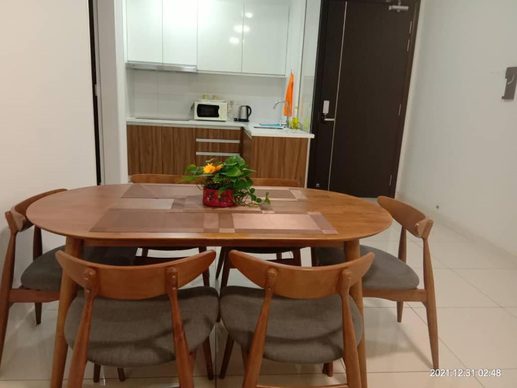 Setia Sky 88 Up To 6 Pax !!! 2bedroom With Extra Bed Apartemen Johor Bahru